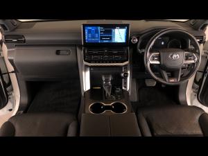 Toyota Land Cruiser 300 3.3D GR-Sport - Image 6
