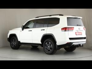 Toyota Land Cruiser 300 3.3D GR-Sport - Image 8