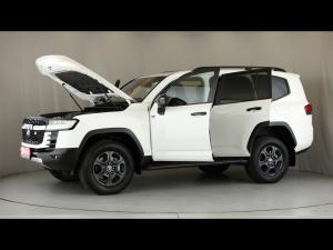 Toyota Land Cruiser 300 3.3D GR-Sport - Image 12