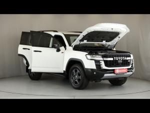 Toyota Land Cruiser 300 3.3D GR-Sport - Image 14