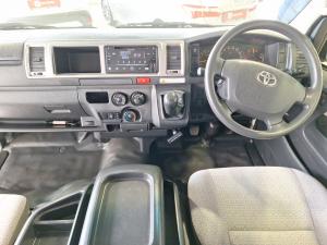 Toyota Hiace 2.5D-4D bus 14-seater GL - Image 6