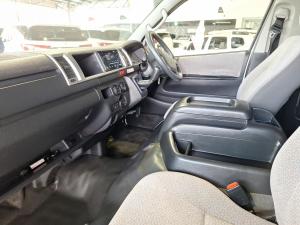 Toyota Hiace 2.5D-4D bus 14-seater GL - Image 7