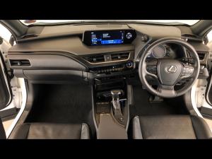 Lexus UX 250h SE - Image 6