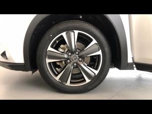 Lexus UX 250h SE - Image 19