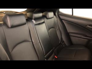 Lexus UX 250h SE - Image 20