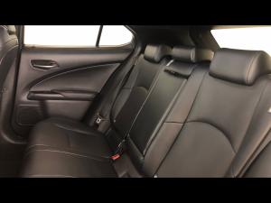 Lexus UX 250h SE - Image 21
