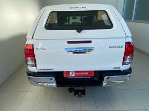 Toyota Hilux 2.4GD-6 double cab 4x4 Raider manual - Image 8