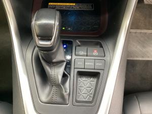 Toyota RAV4 2.0 VX - Image 12