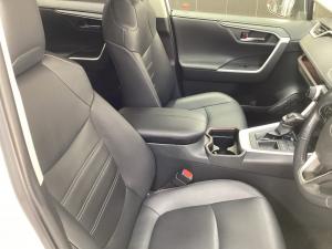 Toyota RAV4 2.0 VX - Image 16