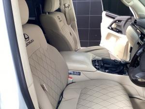 Lexus LX 450d - Image 16