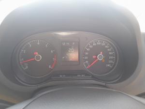 Volkswagen Polo Vivo hatch 1.6 Comfortline auto - Image 11