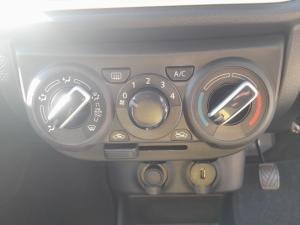Toyota Vitz 1.0 XR manual - Image 13