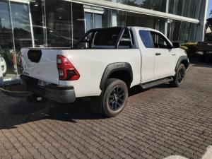Toyota Hilux 2.8 GD-6 RB Legend automaticE/CAB - Image 2