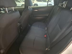 Toyota Corolla Cross 1.8 XI - Image 15