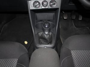 Volkswagen Polo Vivo 1.4 Comfortline - Image 14