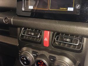 Suzuki Jimny 1.5 GLX automatic - Image 13