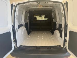 Volkswagen Caddy Maxi Cargo 2.0TDiP/V - Image 9