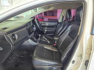 Toyota Corolla 1.4D Prestige - Image 11