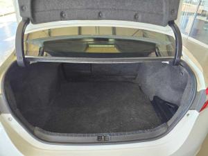 Toyota Corolla 1.4D Prestige - Image 5