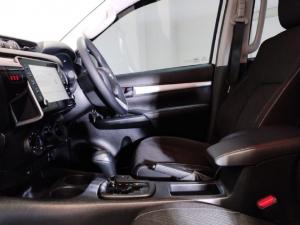 Toyota Hilux 2.4GD-6 double cab Raider manual - Image 9