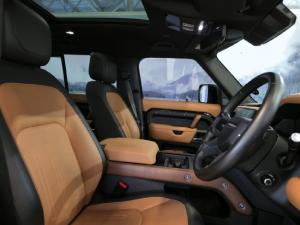 Land Rover Defender 110 D300 X - Image 11