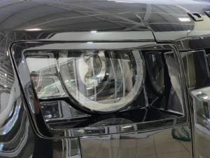 Land Rover Defender 110 D300 X - Image 15