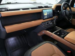 Land Rover Defender 110 D300 X - Image 17