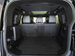 Land Rover Defender 110 D300 X - Image 8