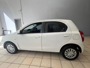 Toyota Etios hatch 1.5 Sprint - Image 2