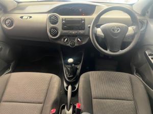 Toyota Etios hatch 1.5 Sprint - Image 5