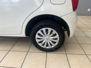Toyota Etios hatch 1.5 Sprint - Image 9