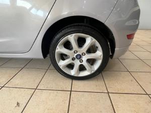 Ford Fiesta 5-door 1.6 Titanium - Image 10