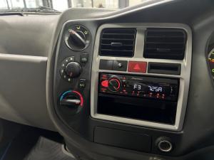 Hyundai H-100 Bakkie 2.6D deck (aircon) - Image 10