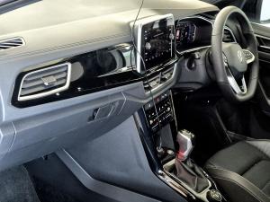 Volkswagen T-Roc 2.0TSI 4Motion R-Line - Image 14