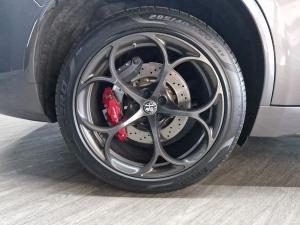 Alfa Romeo Stelvio Quadrifoglio Q4 - Image 11
