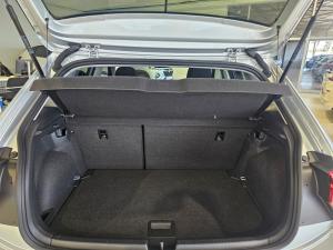 Volkswagen Polo hatch 1.0TSI Life manual - Image 10
