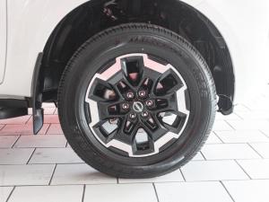 Nissan Navara 2.5DDTi double cab LE Plus - Image 11