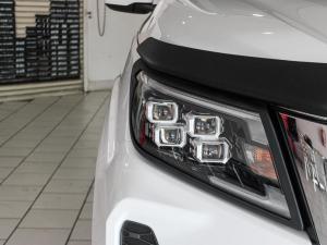 Nissan Navara 2.5DDTi double cab LE Plus - Image 13