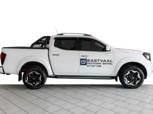 Nissan Navara 2.5DDTi double cab LE Plus - Image 4