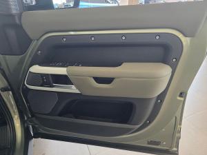 Land Rover Defender 110 D300 X-Dynamic HSE - Image 15