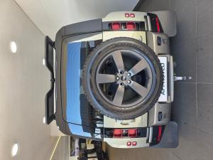 Land Rover Defender 110 D300 X-Dynamic HSE - Image 17