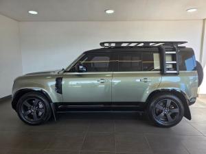 Land Rover Defender 110 D300 X-Dynamic HSE - Image 19