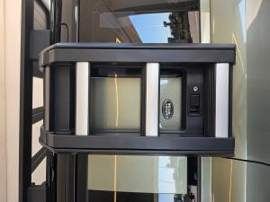 Land Rover Defender 110 D300 X-Dynamic HSE - Image 20