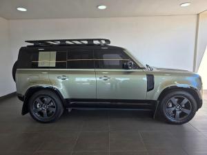 Land Rover Defender 110 D300 X-Dynamic HSE - Image 3