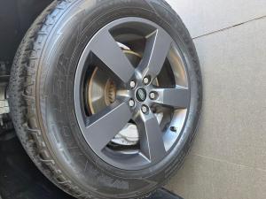 Land Rover Defender 110 D300 X-Dynamic HSE - Image 4