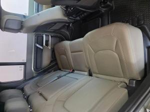 Land Rover Defender 110 D300 X-Dynamic HSE - Image 5