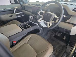 Land Rover Defender 110 D300 X-Dynamic HSE - Image 9