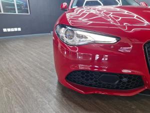 Alfa Romeo Giulia 2.0T Veloce - Image 13