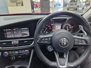 Alfa Romeo Giulia 2.0T Veloce - Image 15