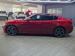 Alfa Romeo Giulia 2.0T Veloce - Image 4